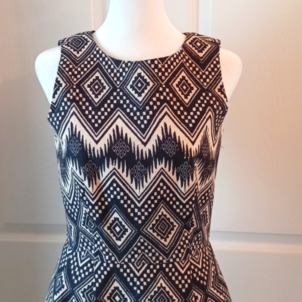 J.Crew Sleeveless Ikat Sheath Dress size 0 Navy Linen Color Pattern Cotton - Picture 3 of 10